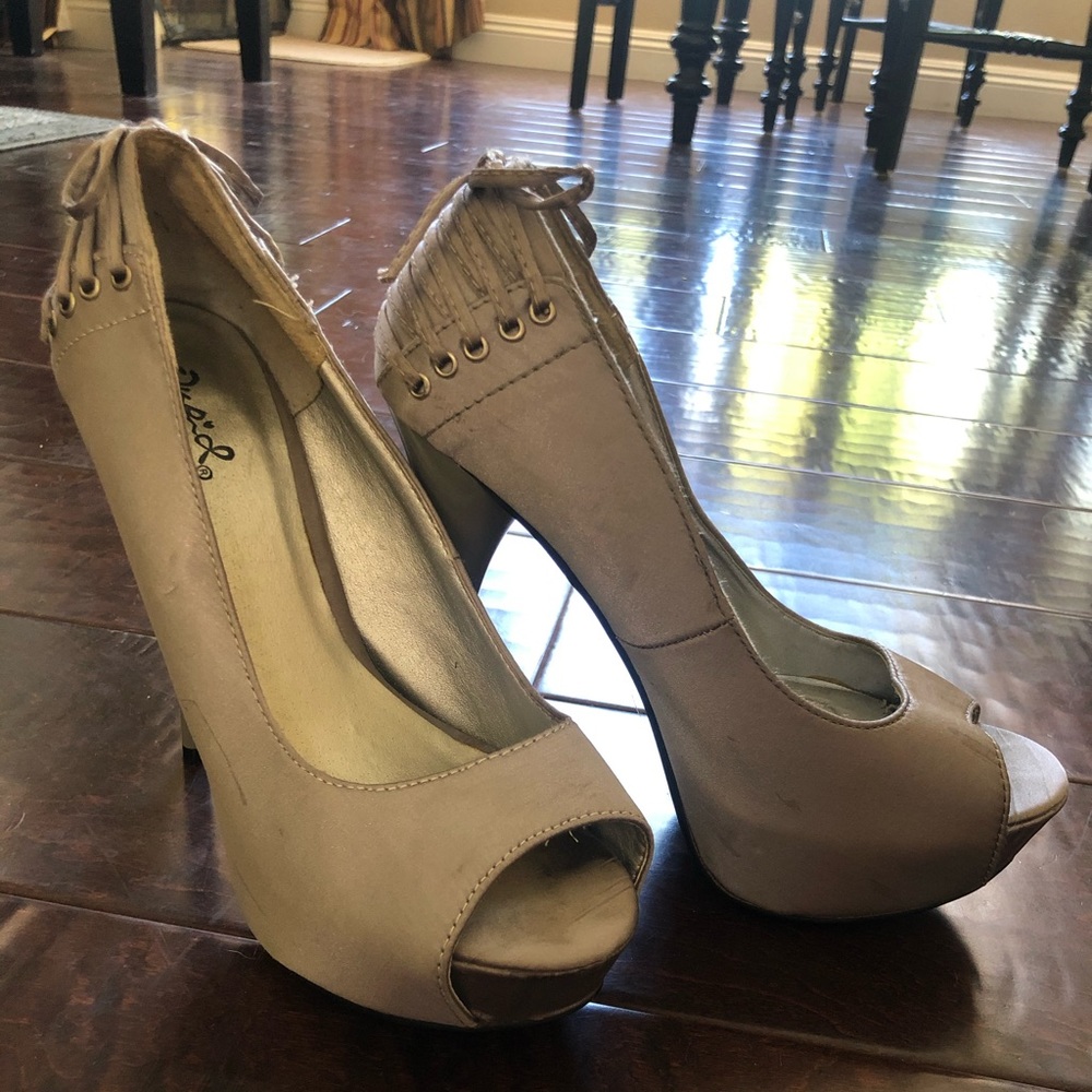 Qupid Gray Stillettos